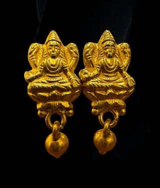 The Bhumika Lakshmi Silver Thread Necklace & Earrings