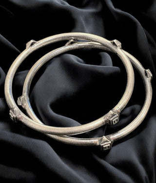 The Mayada Silver Antique Bangle-Single (Oxidised/Size /2.2/2.4/2.6/2.8)