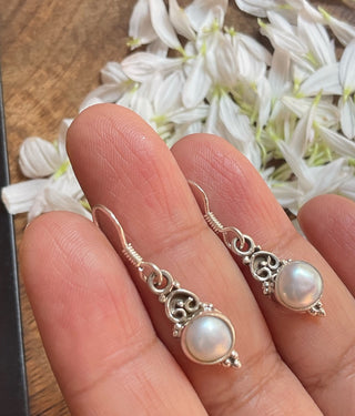 The Nidra Silver Gemstone Earrings (Pearl)