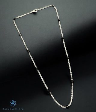 The Zyama Silver Mangalsutra Necklace (Black)