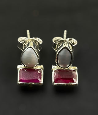 The Parth Silver Gemstone Earstuds (Red)