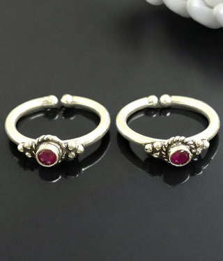 The Yakshi Silver Gemstone Toe-Rings (Red)