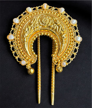 The Yuthika Nakkasi Silver Bridal Hair Pin (Pearl)