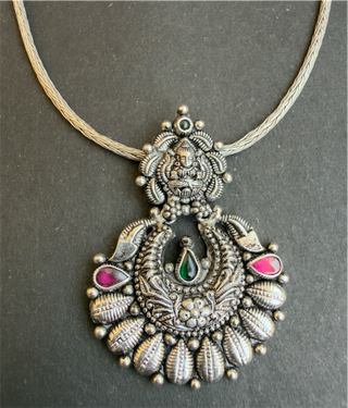 The Vihitha Silver Necklace