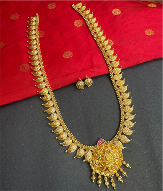 The Anvika Silver Nakshi Necklace & Earrings