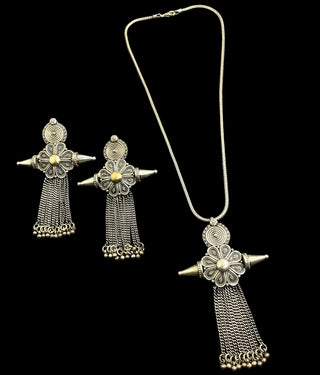 The Vinyas Silver Necklace & Earrings