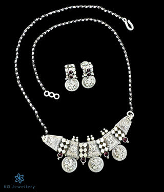 The Gauri Silver Kempu  Necklace & Earrings