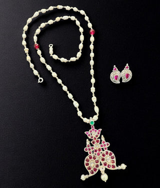 The Amrapushpa Silver Pearl Necklace & Earrings