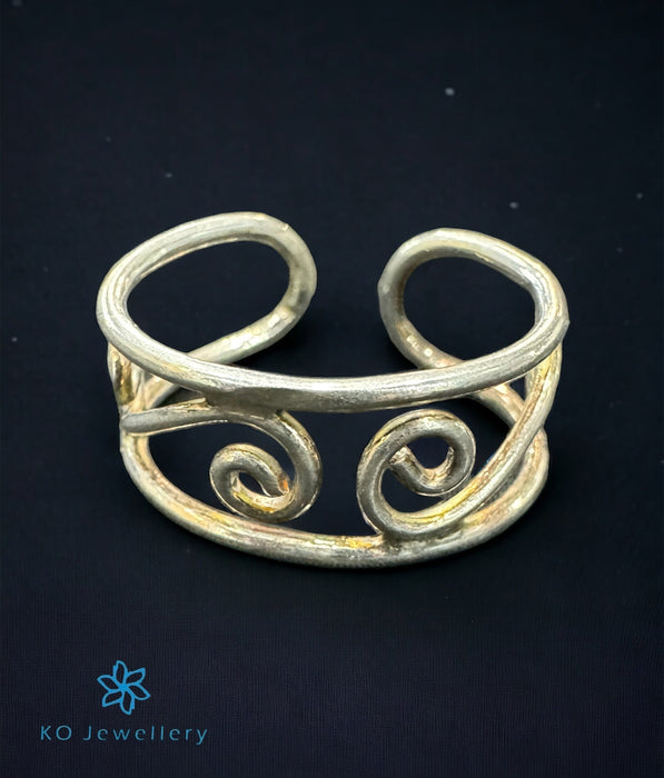 The Twirl Silver Finger Ring