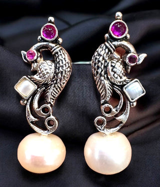 The Amyra  Silver Peacock Pearl Earrings