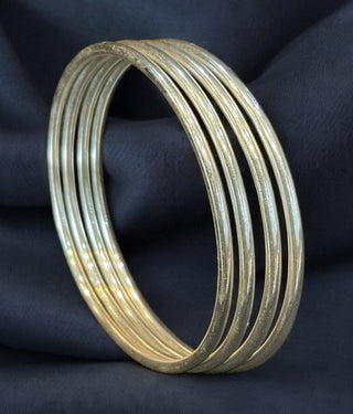 The Ujjal Plain Silver Bangle (Single/Size 2.2/2.4/2.6/2.8)