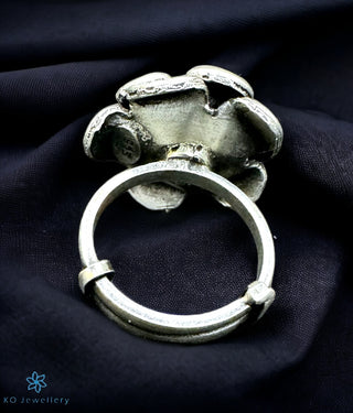 The Inaya Silver Finger Ring