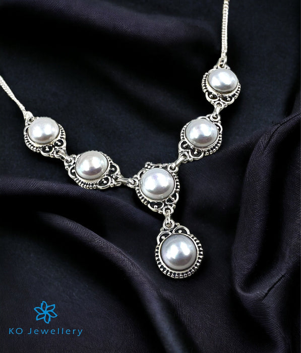 The Silver Pearl Necklace & Earrings (Pearl)