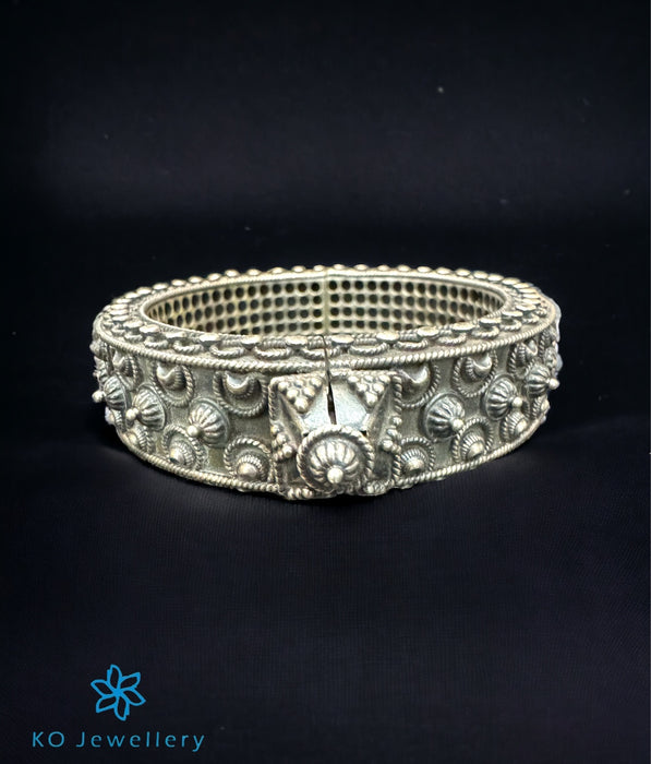 The Yuthika Silver Antique Openable Bracelet (Size 2.5)