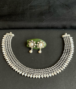 The Raadhvi Silver Pearl Necklace (Oxidised)