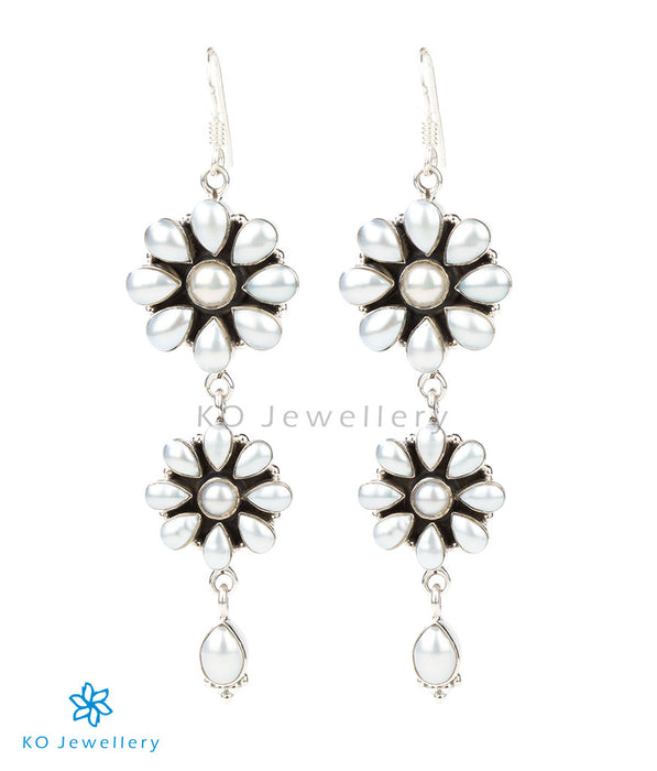 The Paromita Silver Earrings(Pearl)