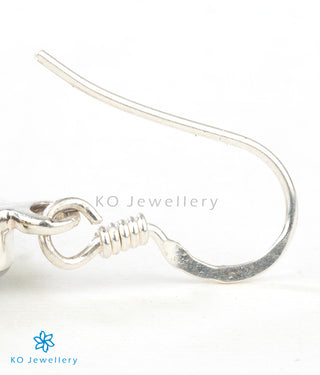 The Pujita Silver Gemstone Earrings (Black/Pearl)