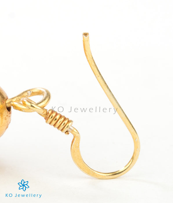 Lightweight dangling earrings with hook