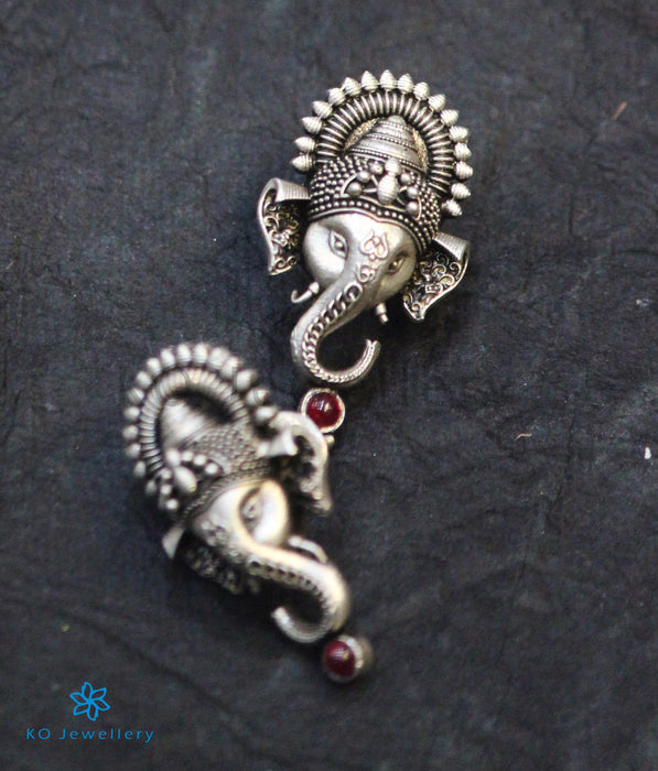 The Gajrup Silver Ganesha Necklace (Oxidised)