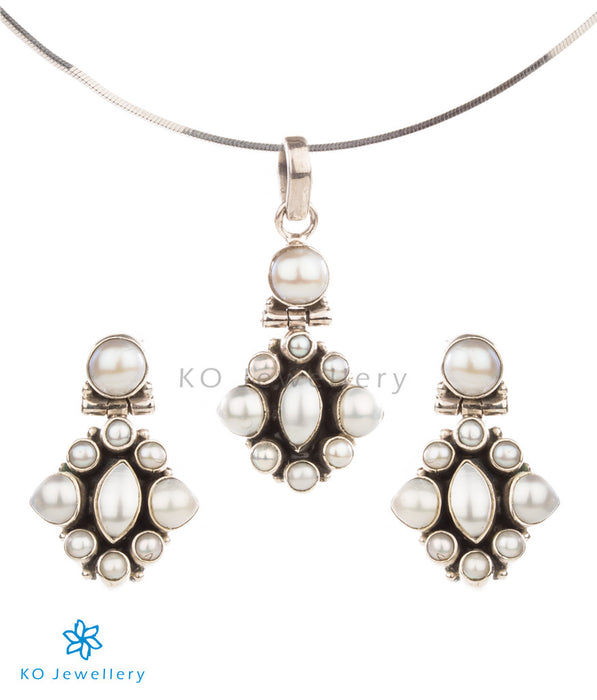 Silver and pearl pendant set fine gemstone jewellery online India