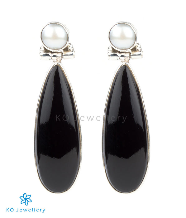 Pearl and black onyx dangling earrings online