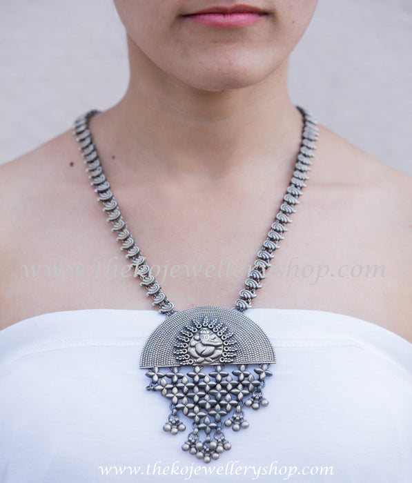 The Eeshan Silver Necklace