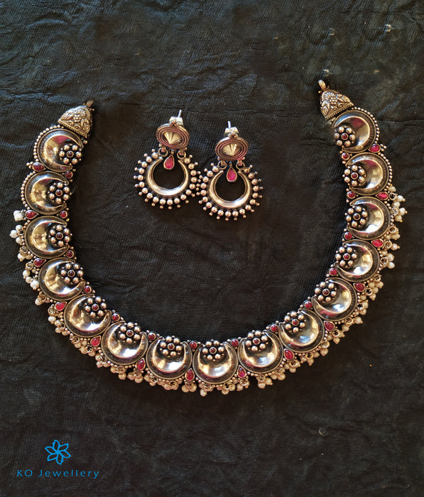 The Mahika Silver Kempu Necklace (Red/Oxidised)