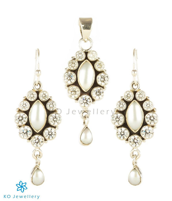 Lightweight and classy zircon and pearl fine gemstone jewellery India