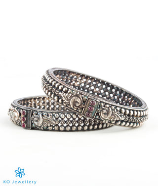 The Malhar Silver Bangle (Oxidised/Size 2.2/2.4/2.6/2.8)