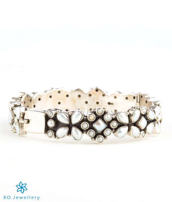 Stunning silver and natural pearl bracelet online