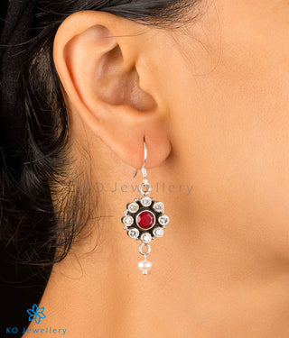 The Pujita Silver Gemstone Earrings (Black/Pearl)