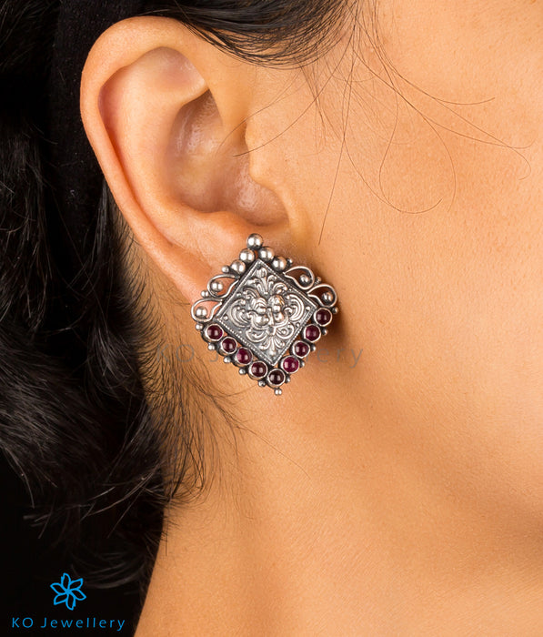 The Kostha Silver Earstuds