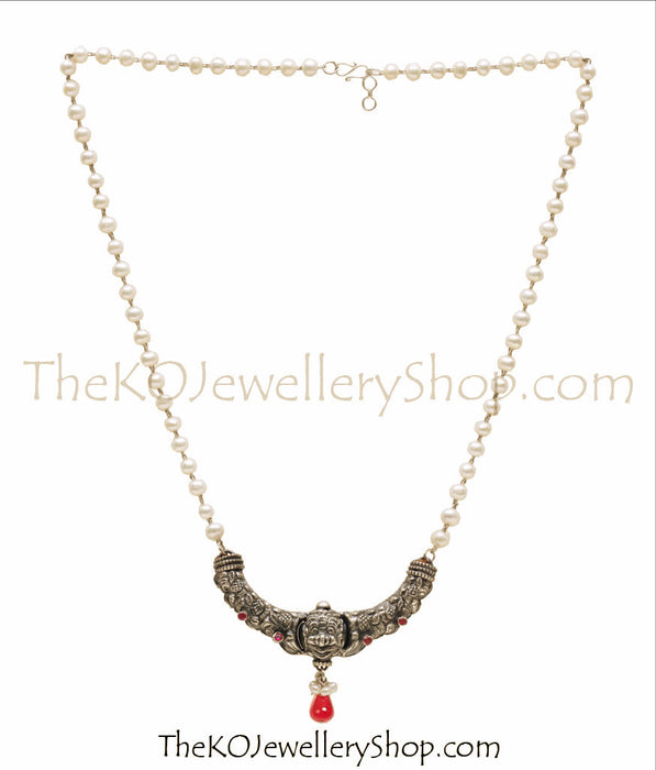 The Kanthirava Silver Pearl Necklace (Oxidised)