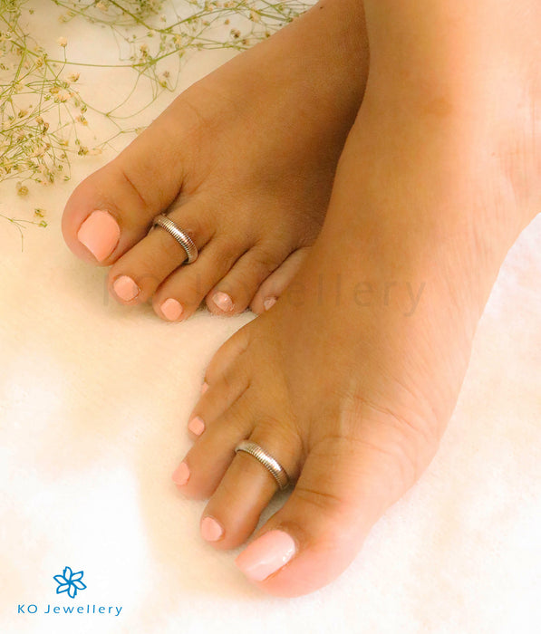 The Charmi Silver Toe-Rings