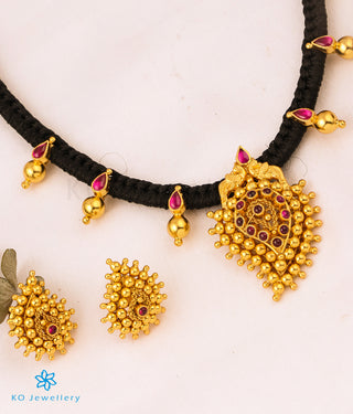 The Amravana Silver Paisley Ornate Thread Necklace (Black)