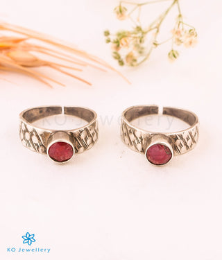 The Purabi Silver Gemstone Toe-Rings (Red)