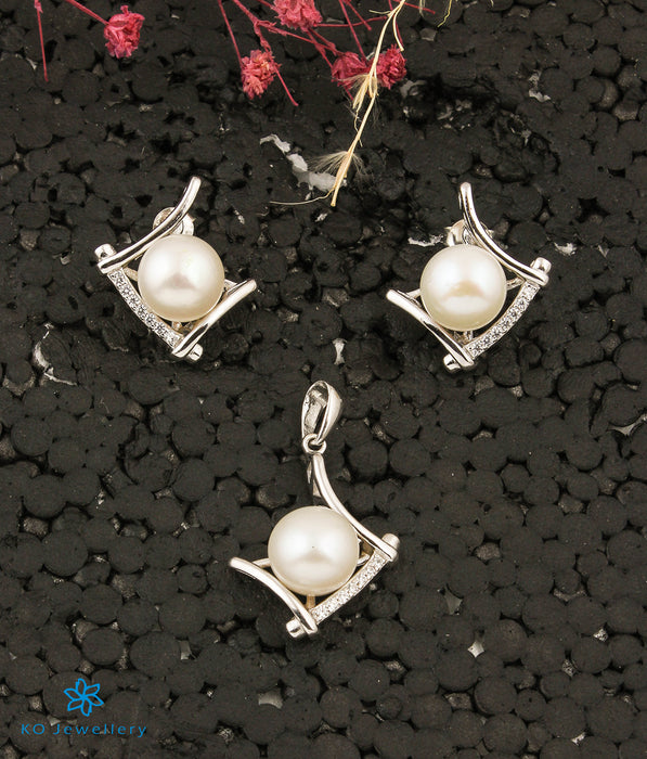 The Pearly Silver Pendant Set