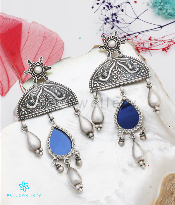 The Kundalin Silver Glass Earrings (Blue)