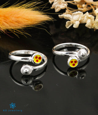 The Tvam Silver Toe-Rings (Front open)