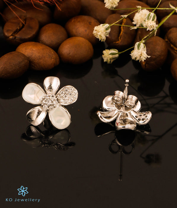 The Dreamy Flower Silver Earrings