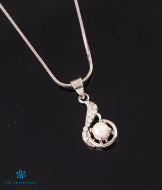 The Pristine Silver Pearl Pendant