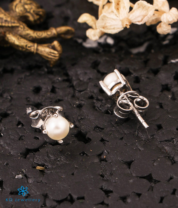 The Dreamy Pearl Silver Earstuds (Small)