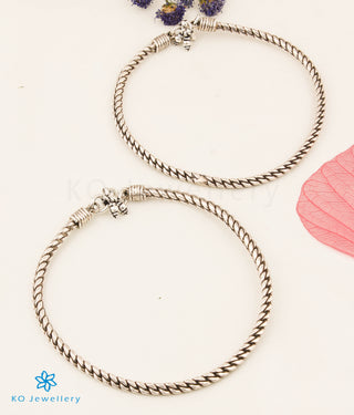 The Vyuha Silver Cuff Anklets