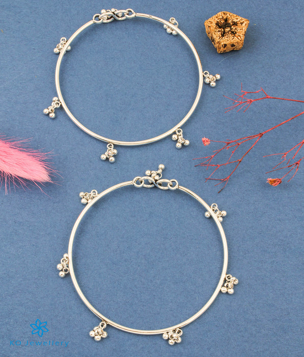 The Gejje Silver Cuff Anklets