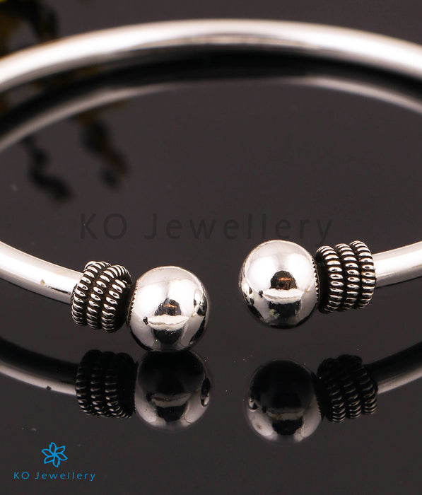 The Ujjal Silver Openable Bracelet