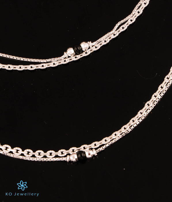 The Kaya Chain Silver Anklets (Black)