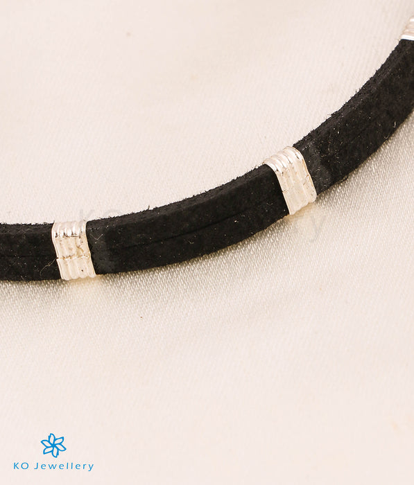 The Prakrit Silver Bracelet (Black)