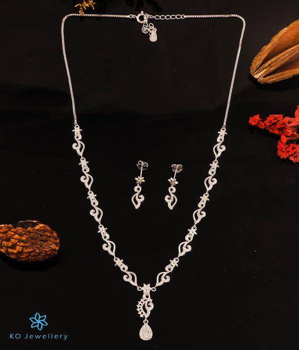 The Wavy Floral Silver Necklace Set