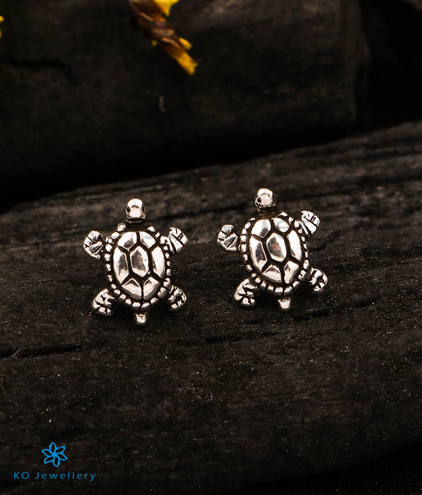 The Itsy Turtle Silver Earstuds
