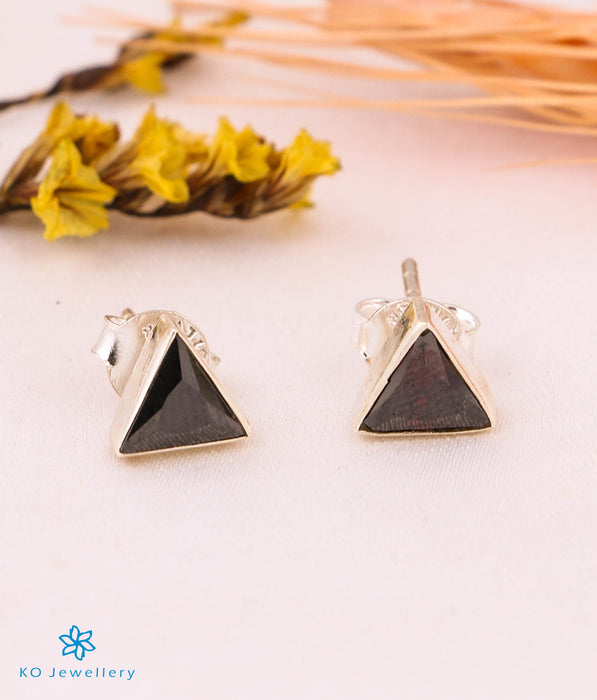 The Triangle Silver Earstuds (Black)